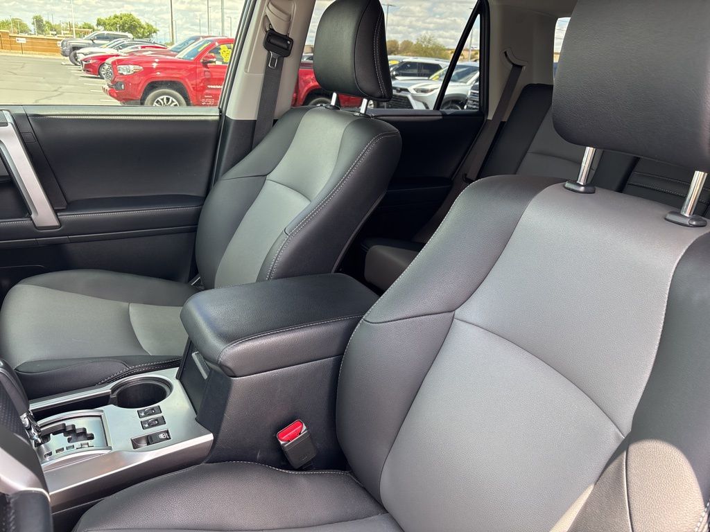 2024 Toyota 4Runner SR5 8