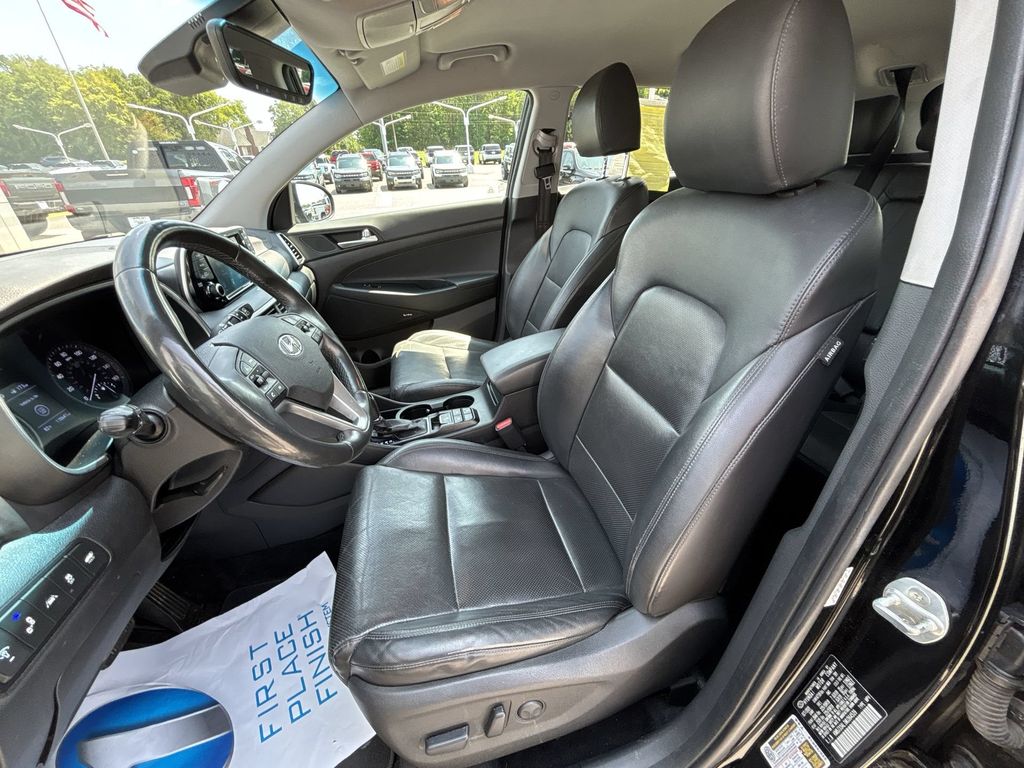 Used 2021 Black Noir Pearl Hyundai Limited image 13