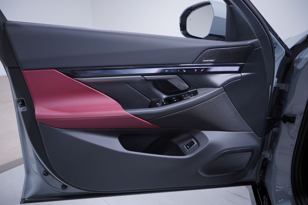 Thumbnail: 2026 BMW i5 - 10