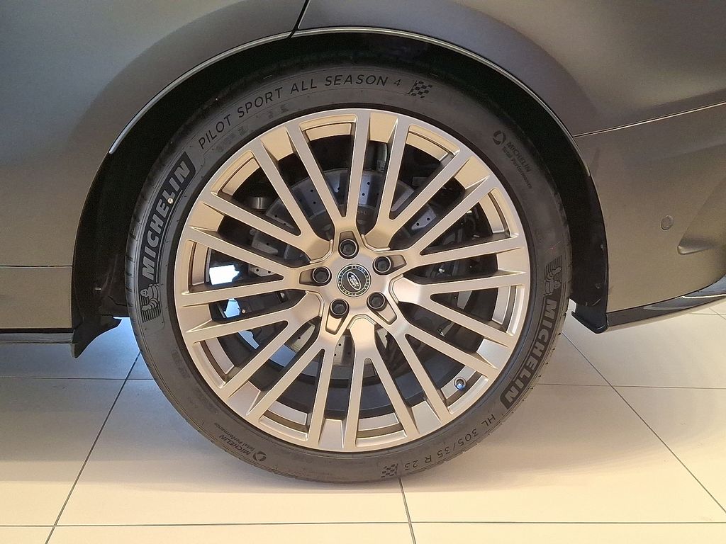 Thumbnail: 2025 Land Rover Range Rover Sport - 4