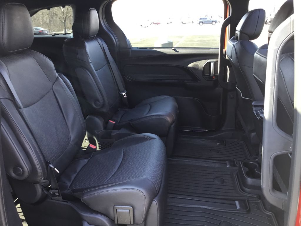 Thumbnail: 2026 Toyota Sienna - 15