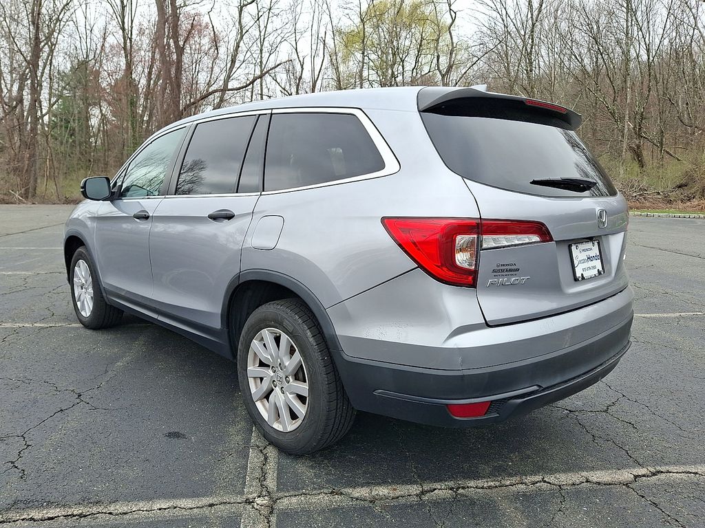 View vehicle photo 4