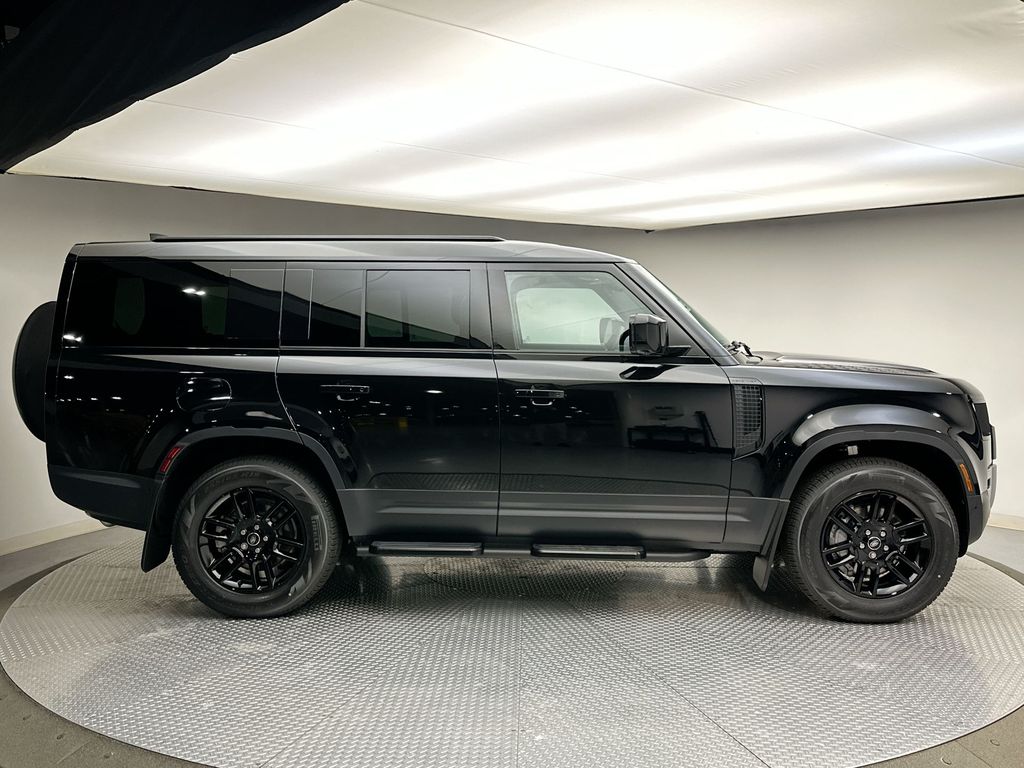 2025 Land Rover Defender 130 4