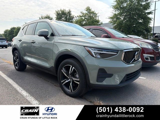  2024 Volvo XC40   