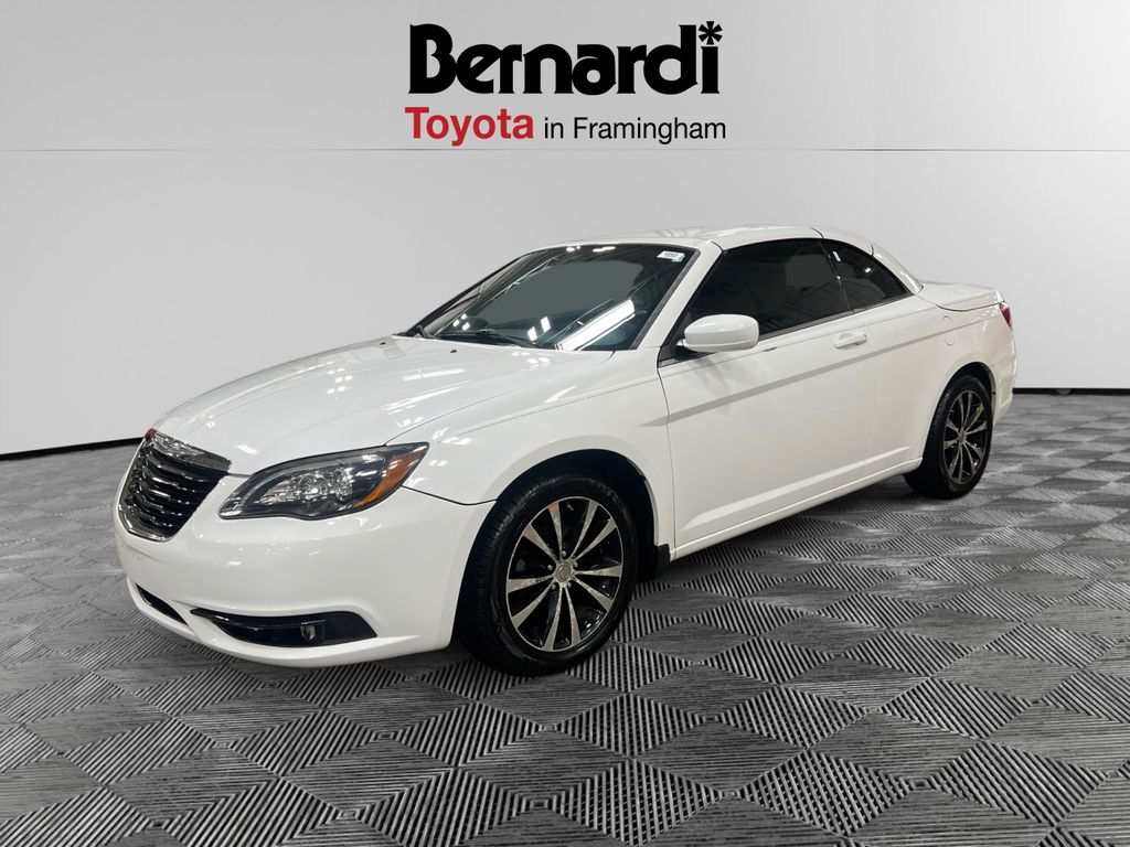  2011 Chrysler 200 S Convertible FWD   