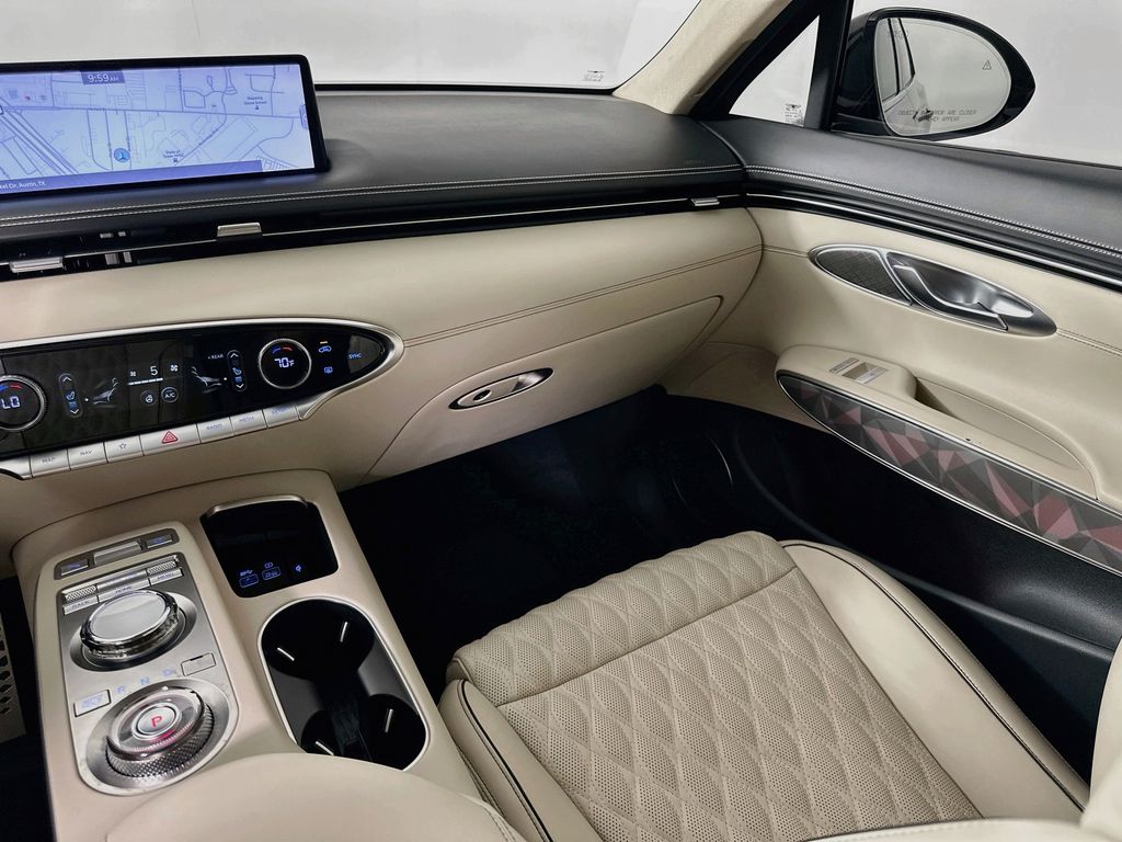 Thumbnail: 2022 Genesis GV70 - 24