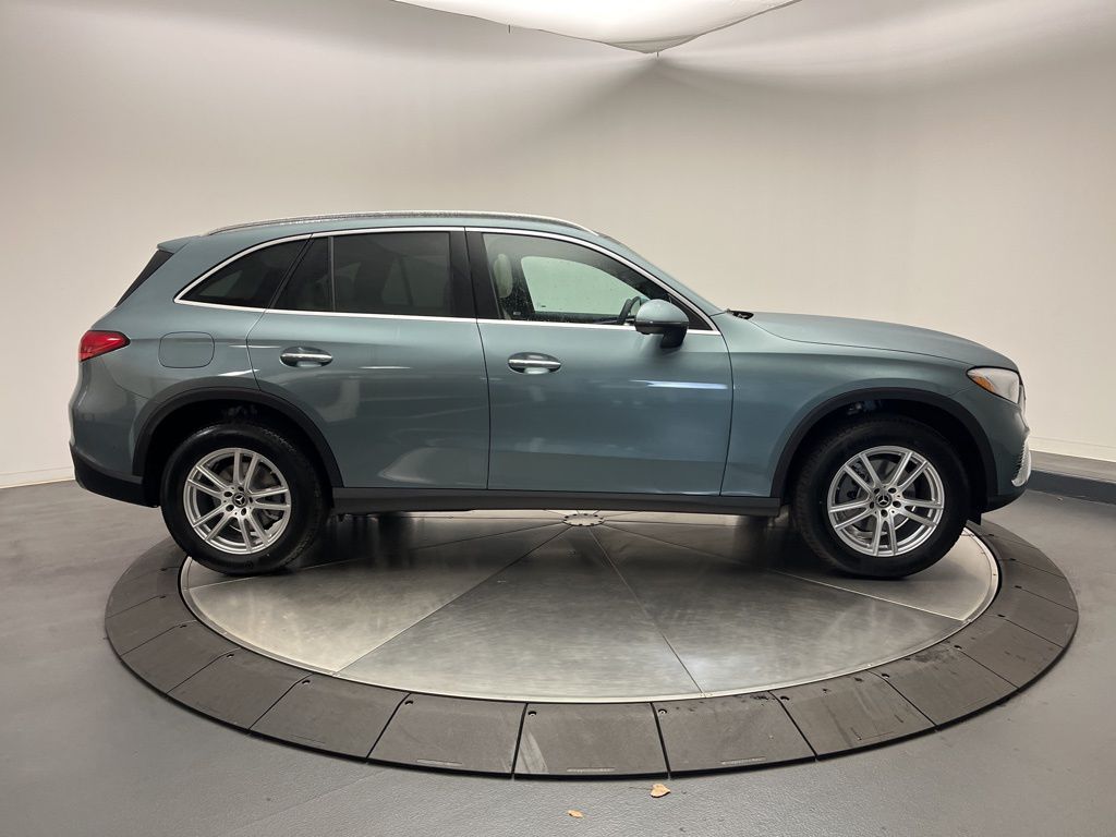 Thumbnail: 2026 Mercedes-Benz GLC - 8