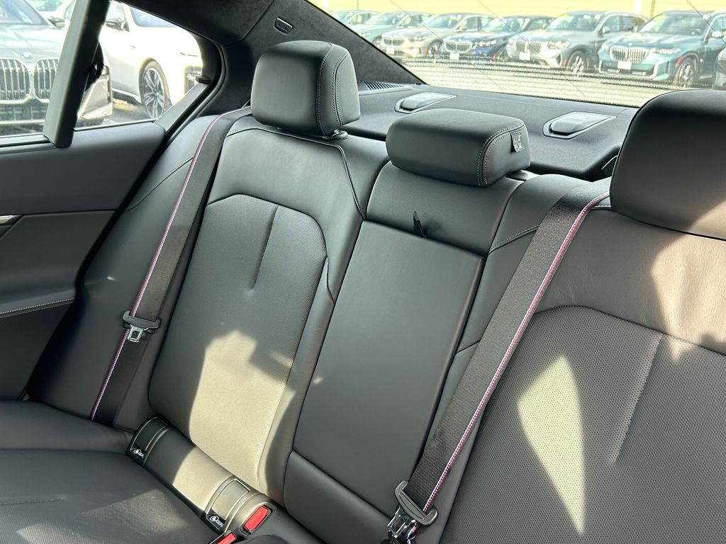 2025 BMW M5 Base 31