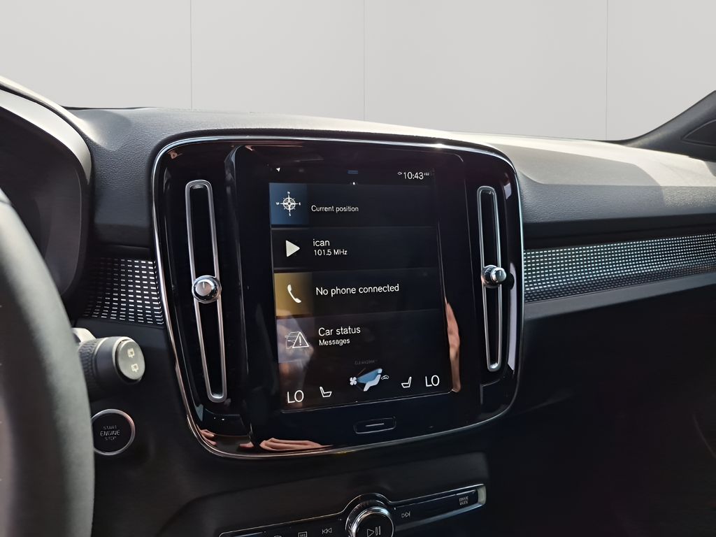 Used Car 2022 Volvo Xc40  R-design For Sale Under $25,000 In Austin, Texas