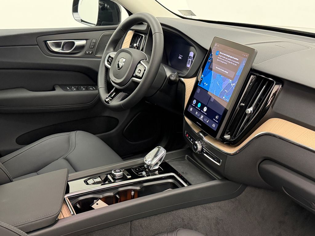 Thumbnail: 2026 Volvo XC60 - 10