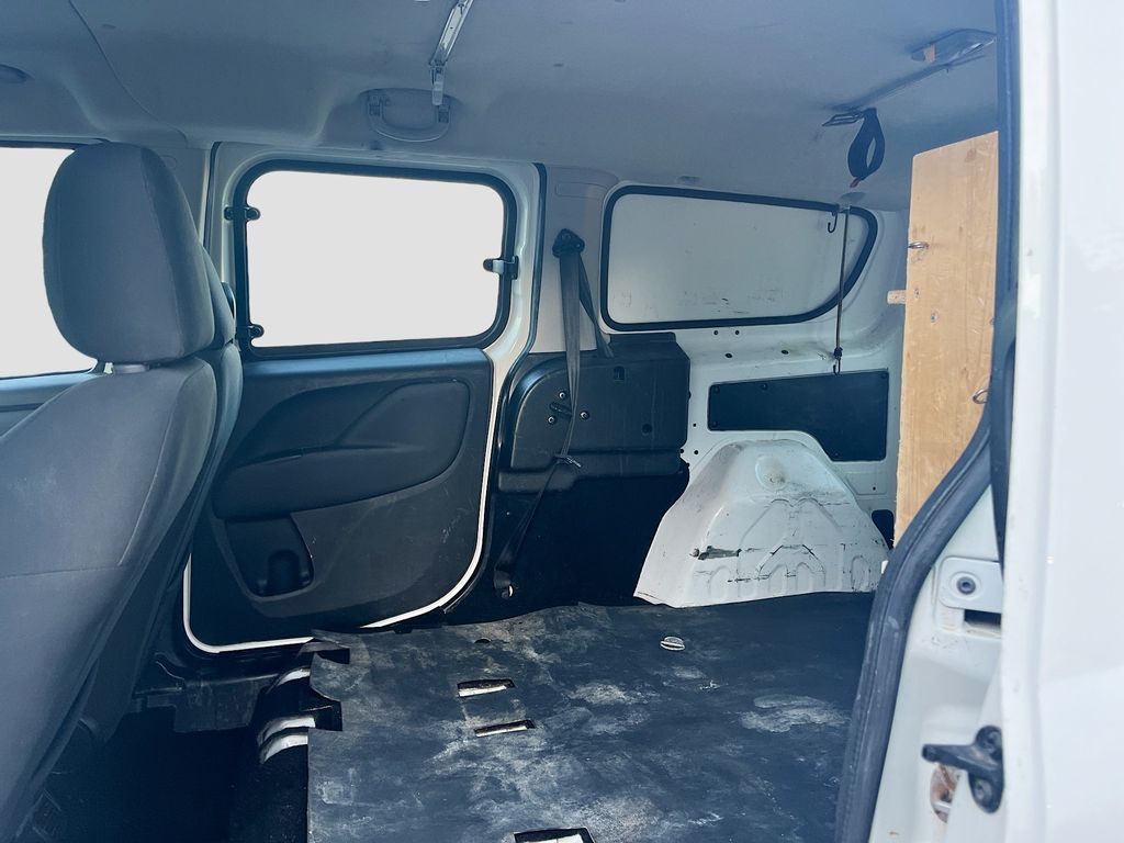 Used 2022 White Ram Base image 22