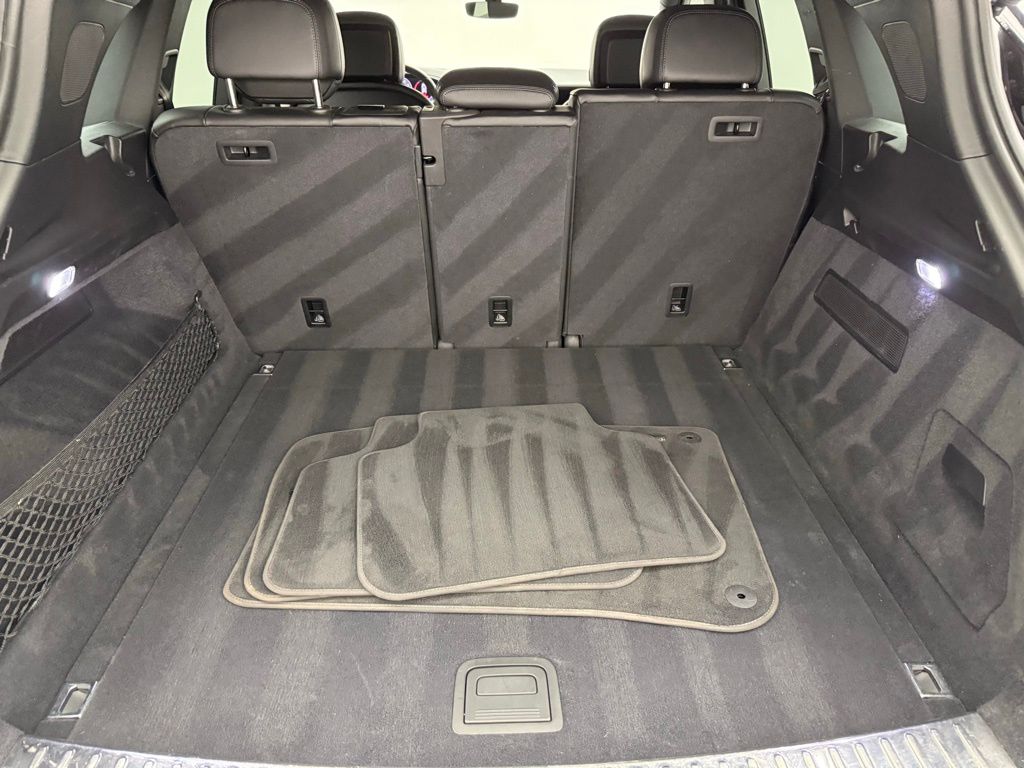 Thumbnail: 2024 Porsche Cayenne - 30