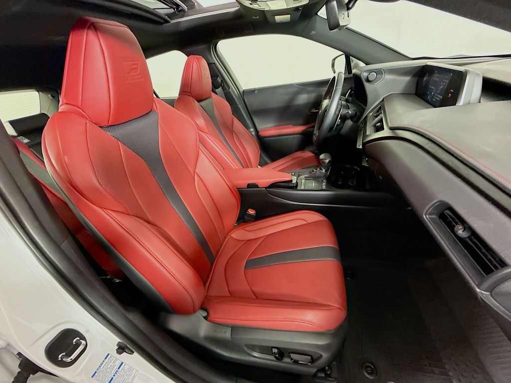 Thumbnail: 2022 Lexus UX - 28