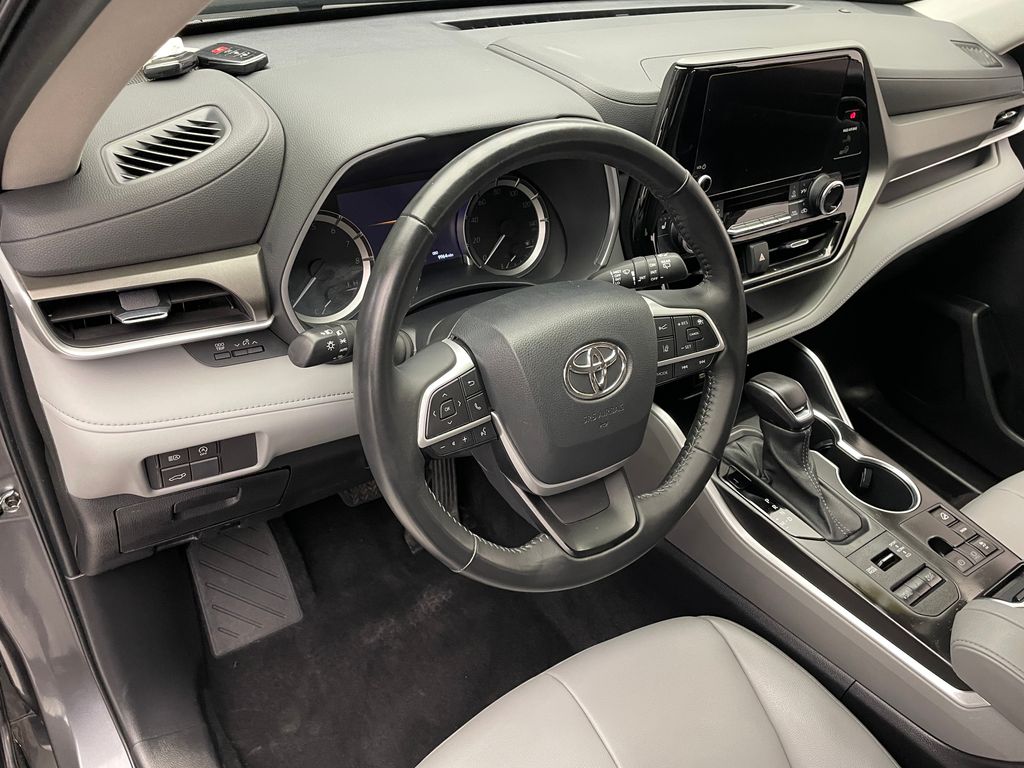 2023 Toyota Highlander XLE 11