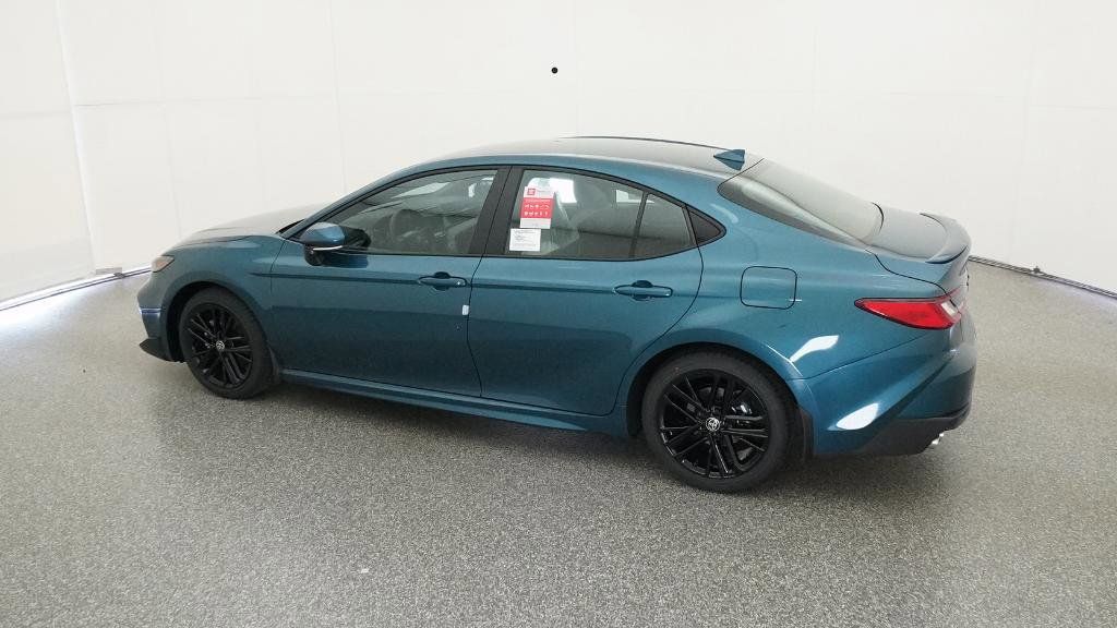 2025 Toyota Camry SE 20