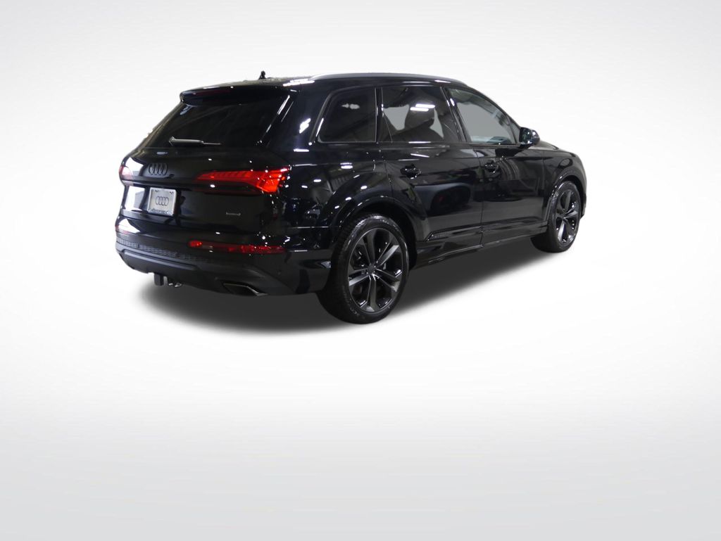 Thumbnail: 2026 Audi Q7 - 5