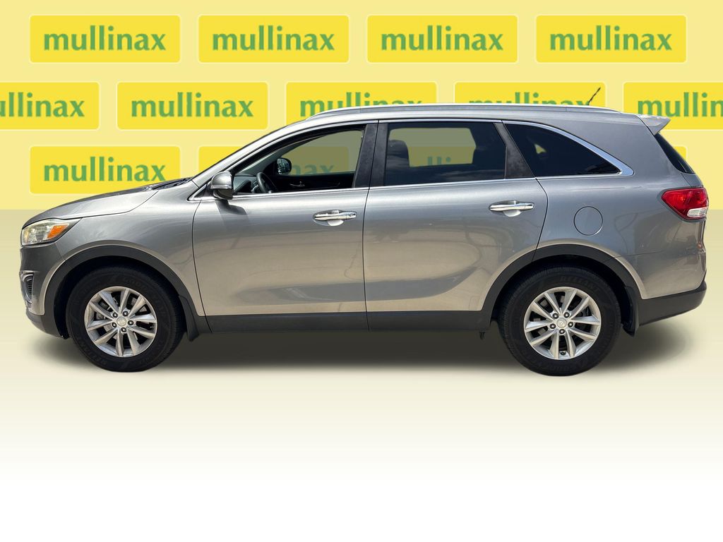 Used 2017 Silver Kia LX image 11