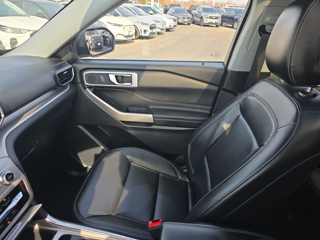 Certified Used 2023 Black Ford XLT image 36