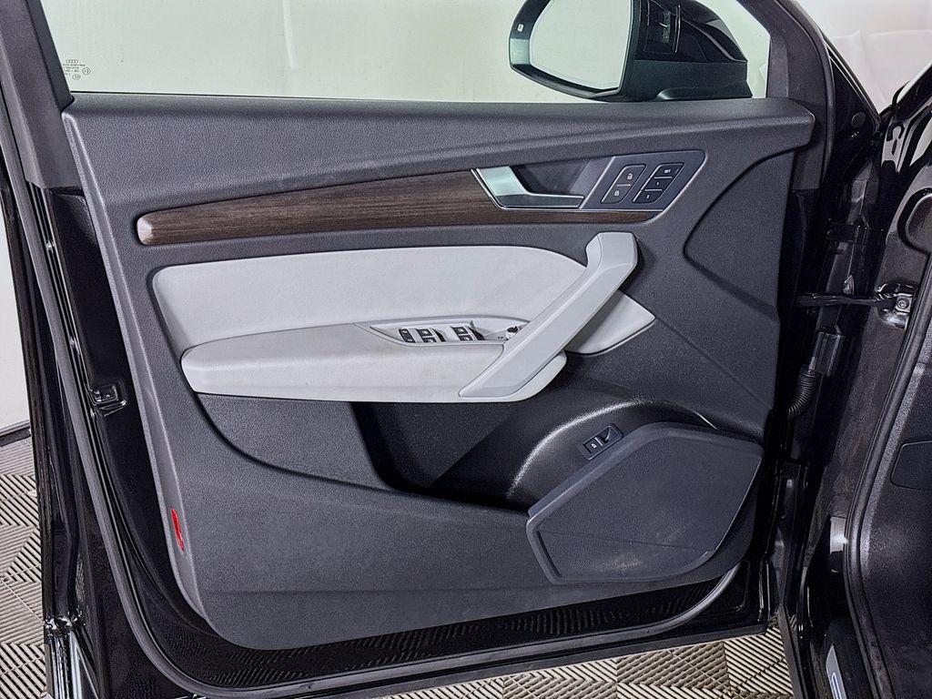 2022 Audi Q5 45 S line Premium