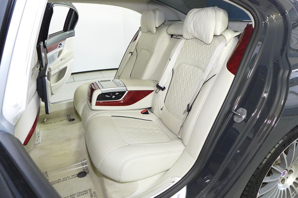 Thumbnail: 2021 BMW 7 Series - 23