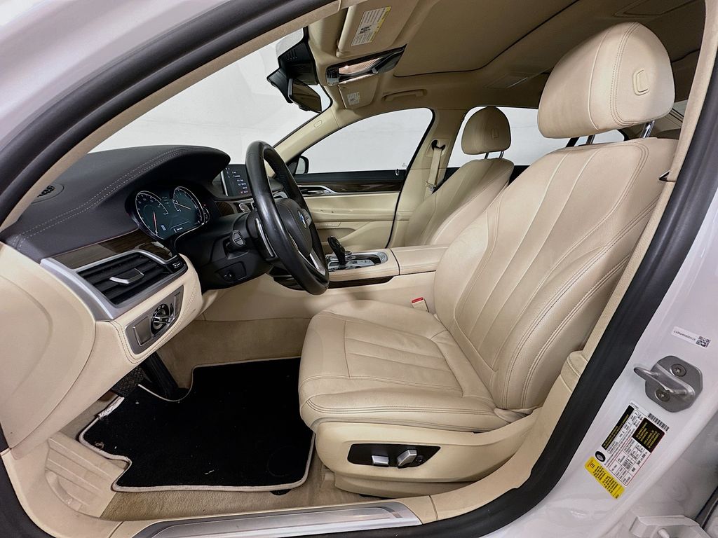 2019 BMW 7 Series 740i 21