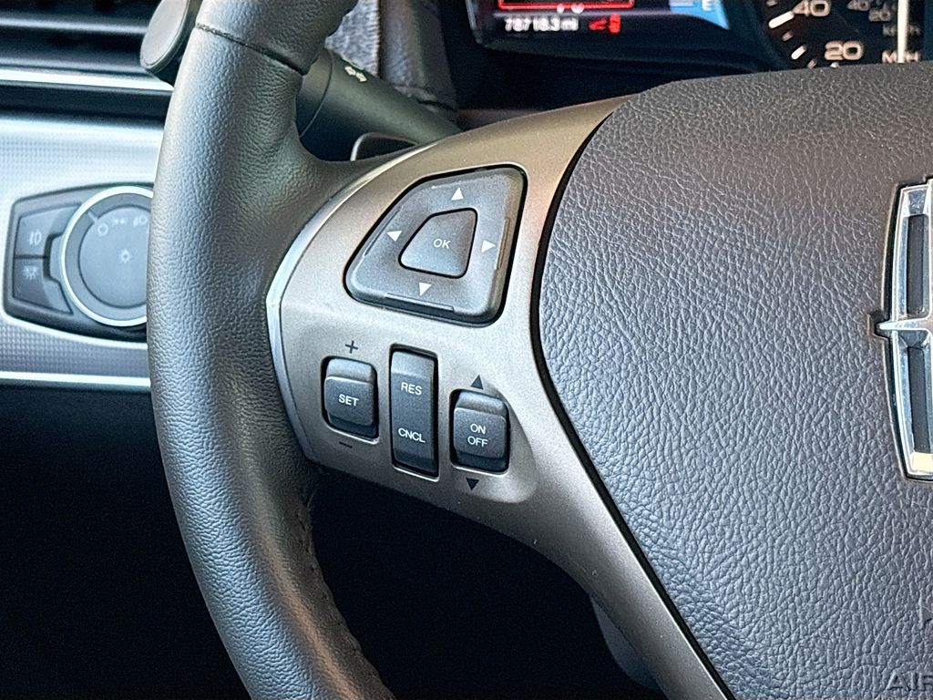 Thumbnail: 2013 Lincoln MKX - 11