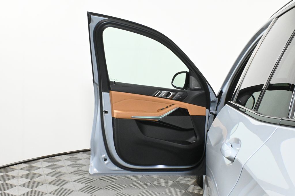 Thumbnail: 2026 BMW X5 - 29