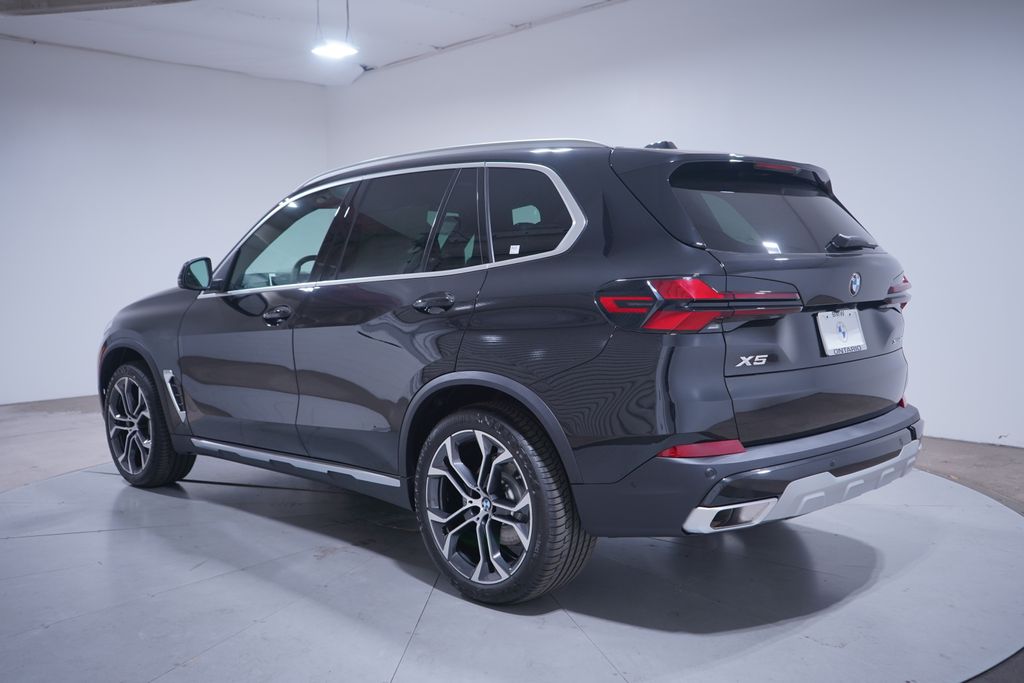 Thumbnail: 2026 BMW X5 - 3