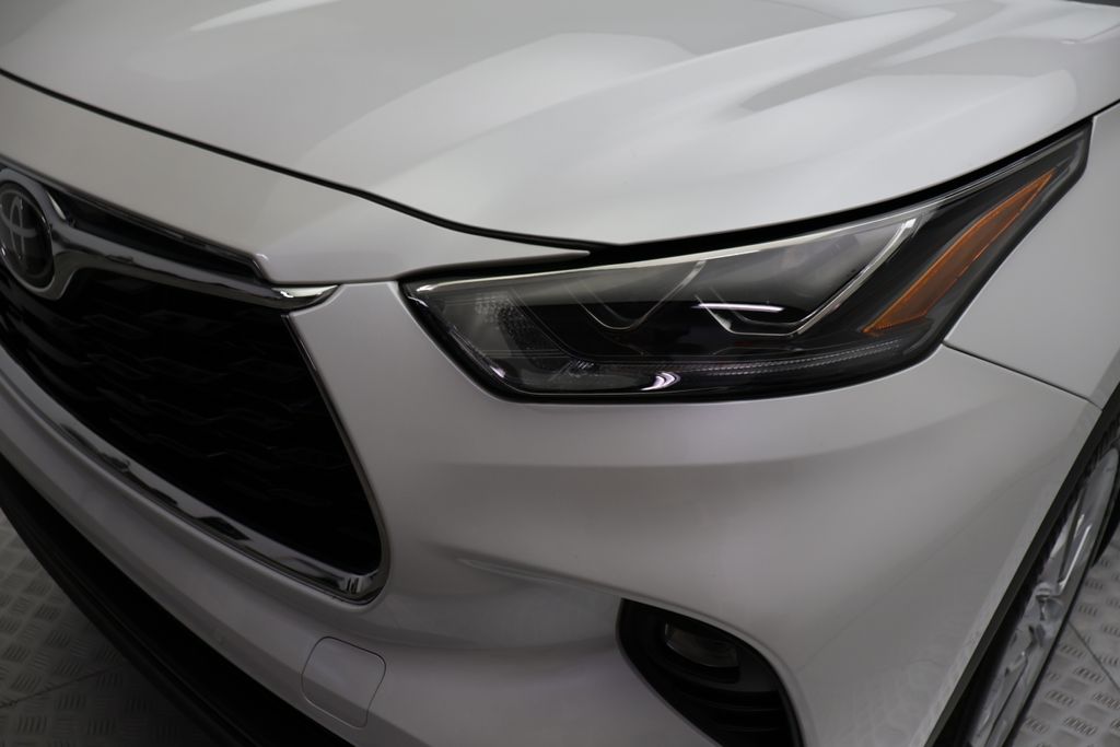 Thumbnail: 2024 Toyota Highlander - 3
