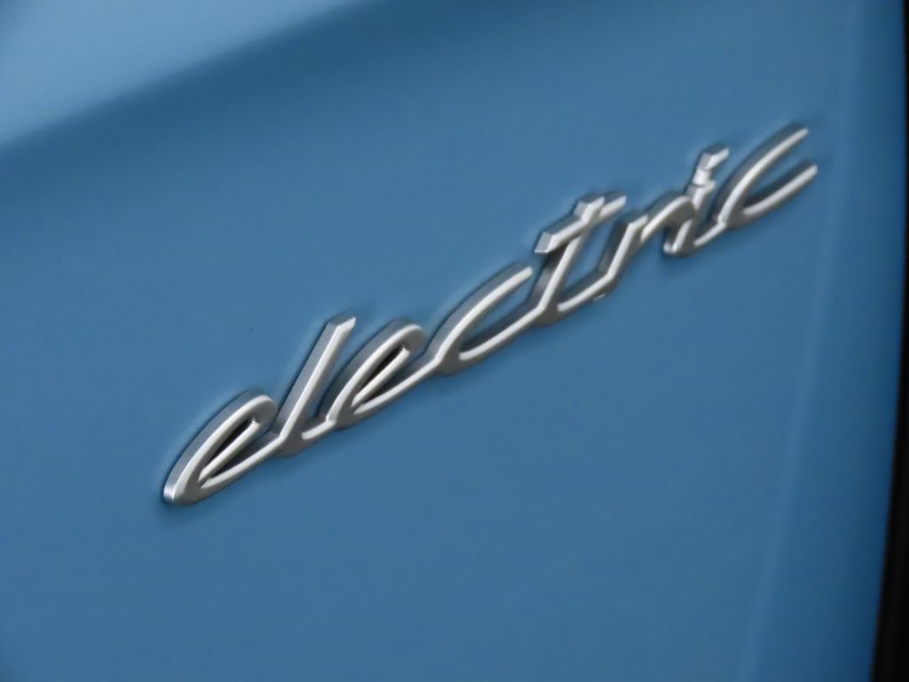 Thumbnail: 2025 Porsche Taycan - 13