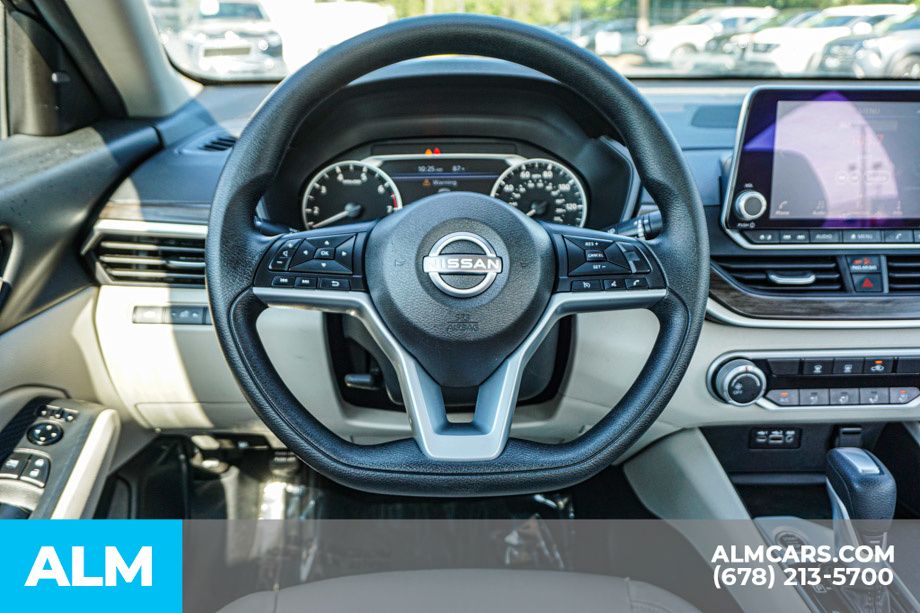 Used 2025 Black Nissan 2.5 SV image 27