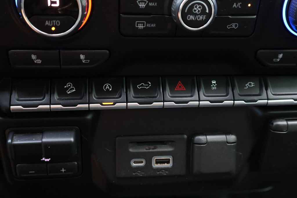 Thumbnail: 2021 Chevrolet Silverado 1500 - 28