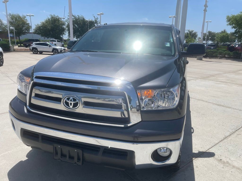Magnetic Gray Metallic 2013 Toyota Tundra Pickup Truck 4X2 6-Speed Automatic Overdrive