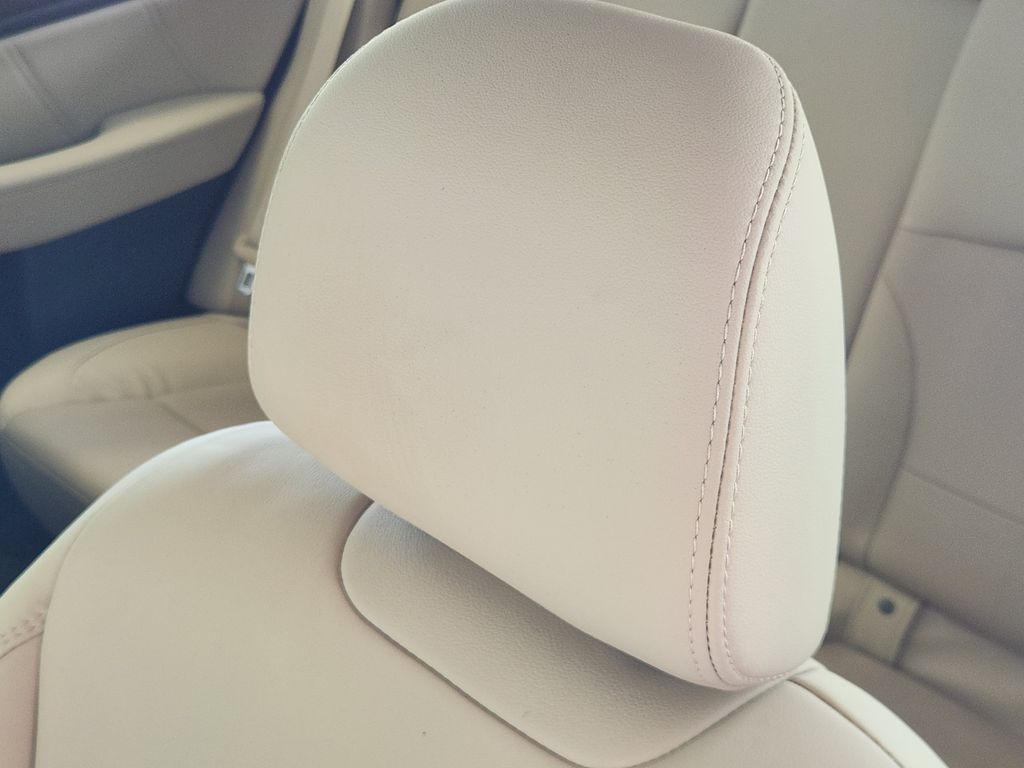 2019 Subaru Outback 2.5i White at Legacy Ford