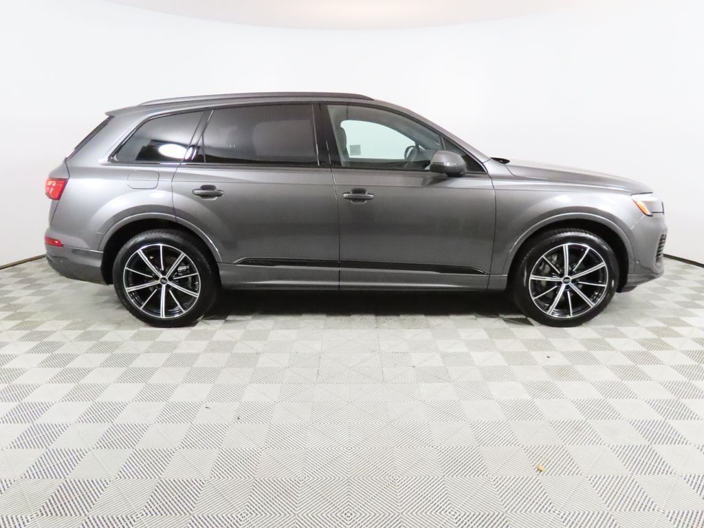 Thumbnail: 2026 Audi Q7 - 6