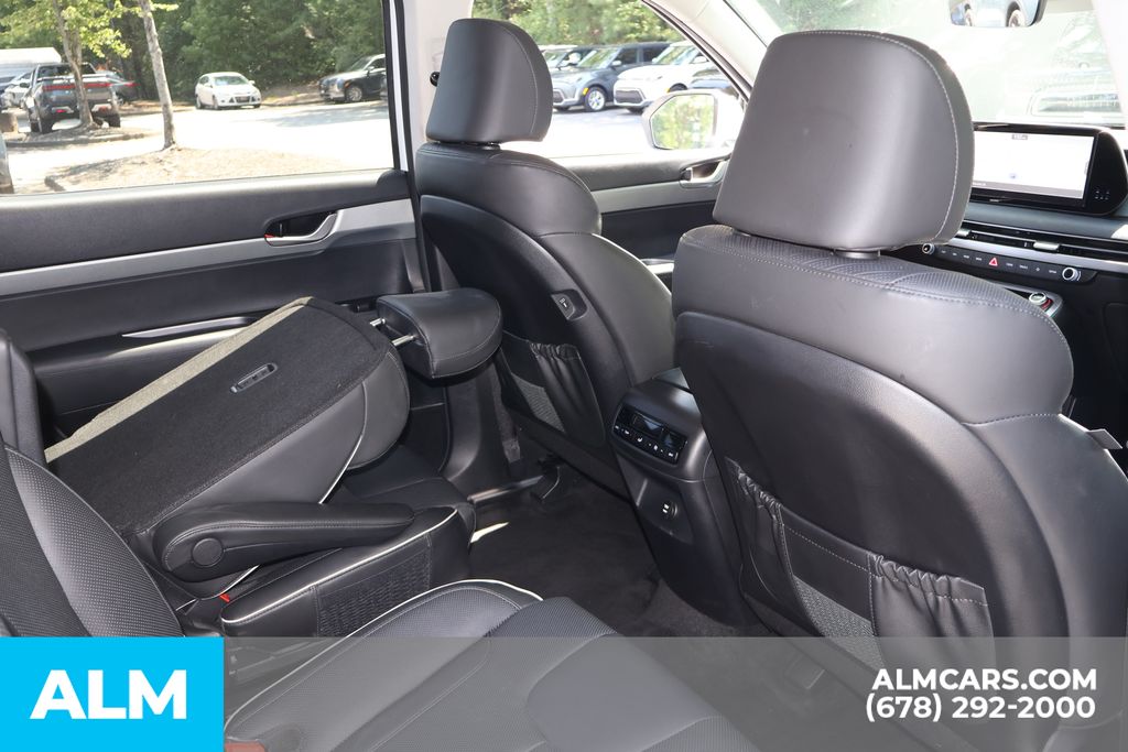 Used 2025 White Hyundai SEL image 24