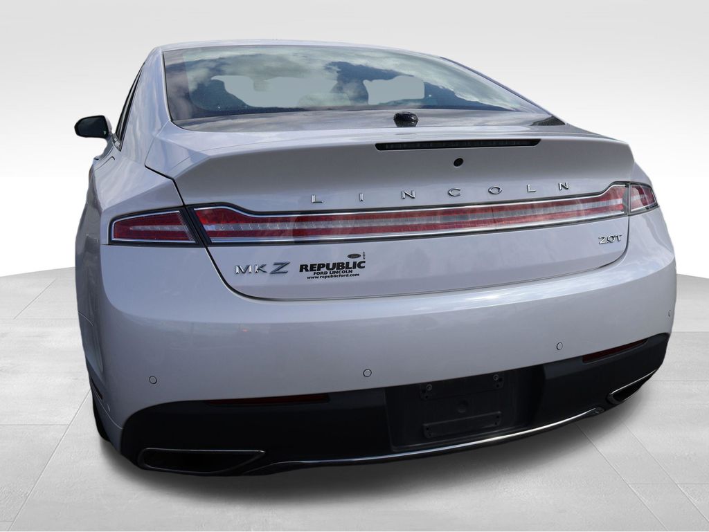 View vehicle photo 5