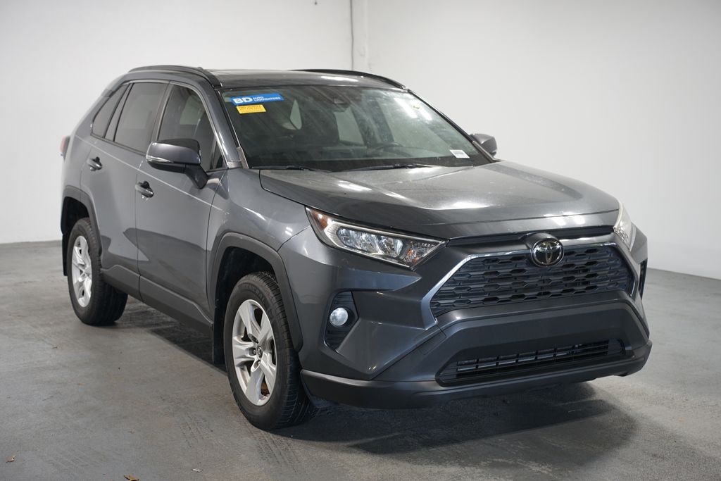 Thumbnail: 2019 Toyota RAV4 - 3