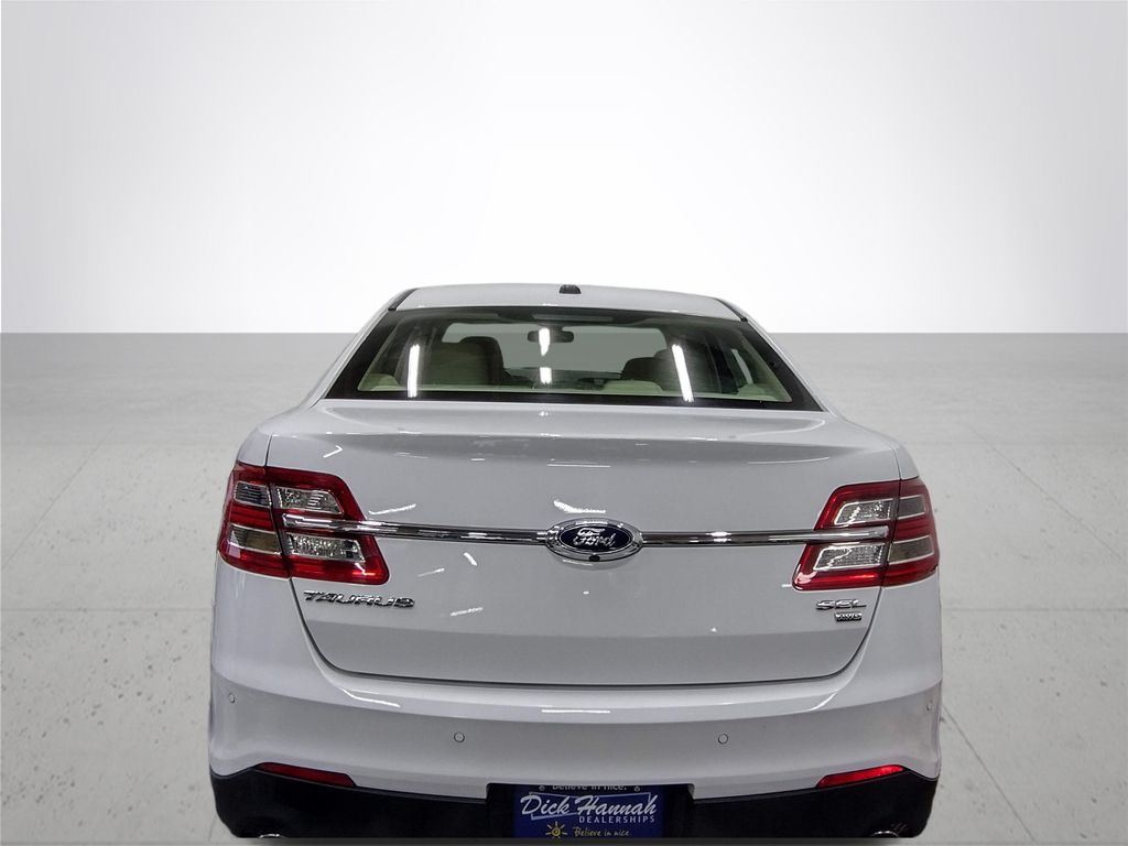 2016 Ford Taurus SEL