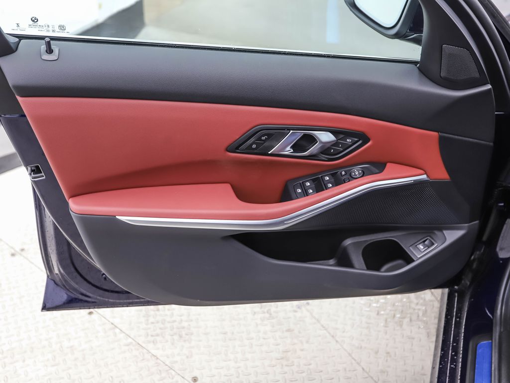 Thumbnail: 2025 BMW 3 Series - 9