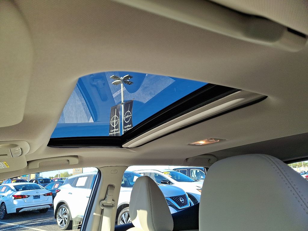 Thumbnail: 2021 Nissan Rogue Sport - 15