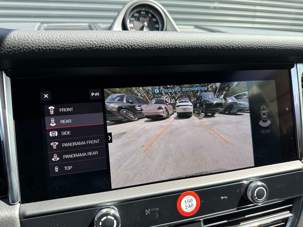 Thumbnail: 2025 Porsche Macan - 27