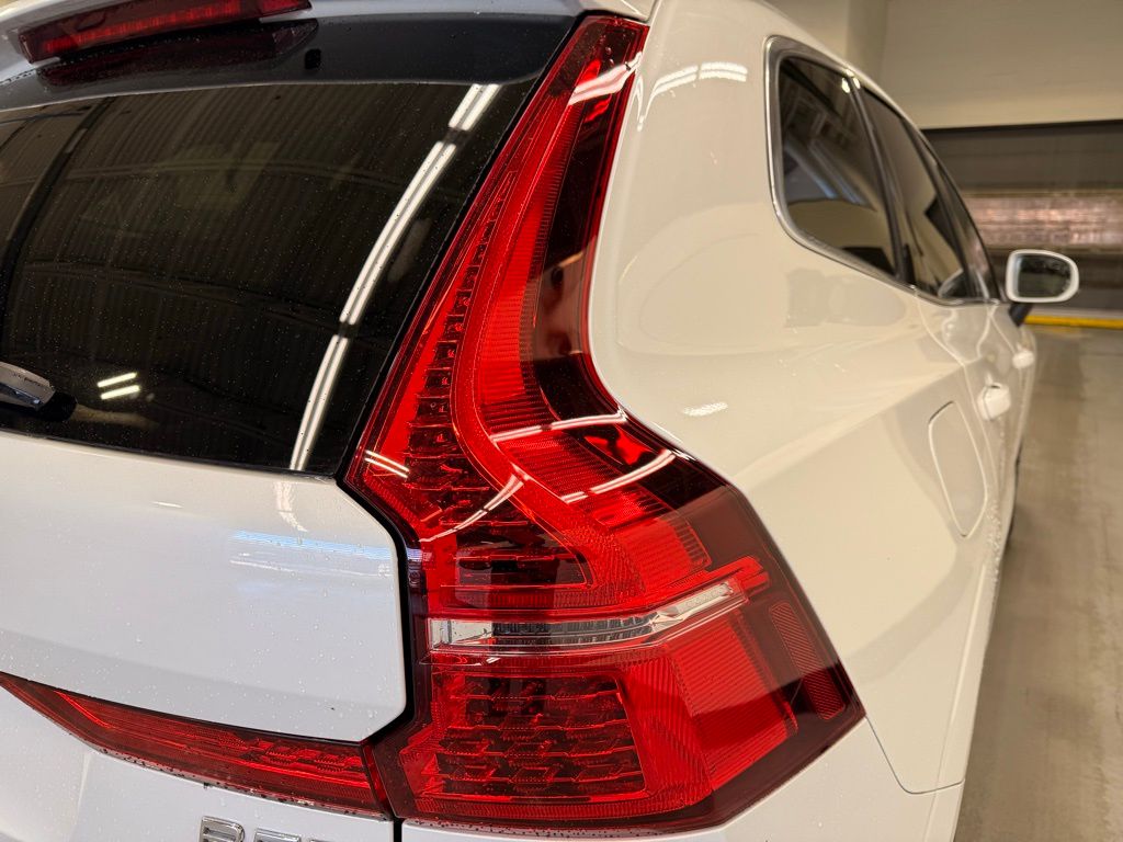 Thumbnail: 2023 Volvo XC60 - 5
