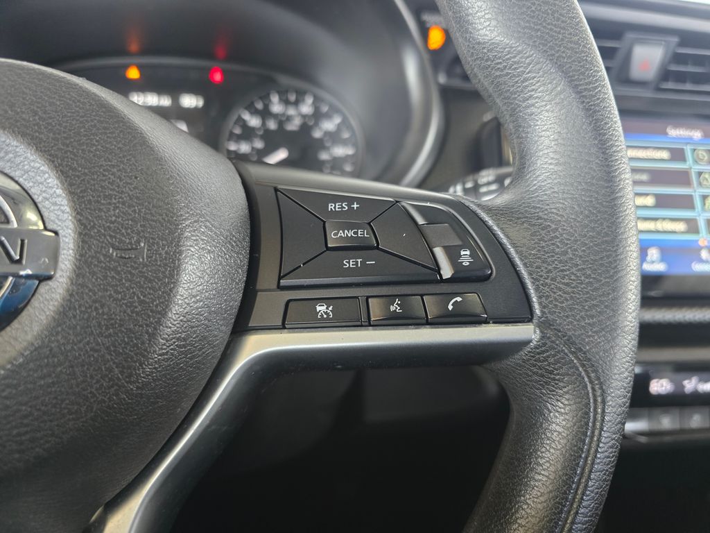 Thumbnail: 2021 Nissan Kicks - 32