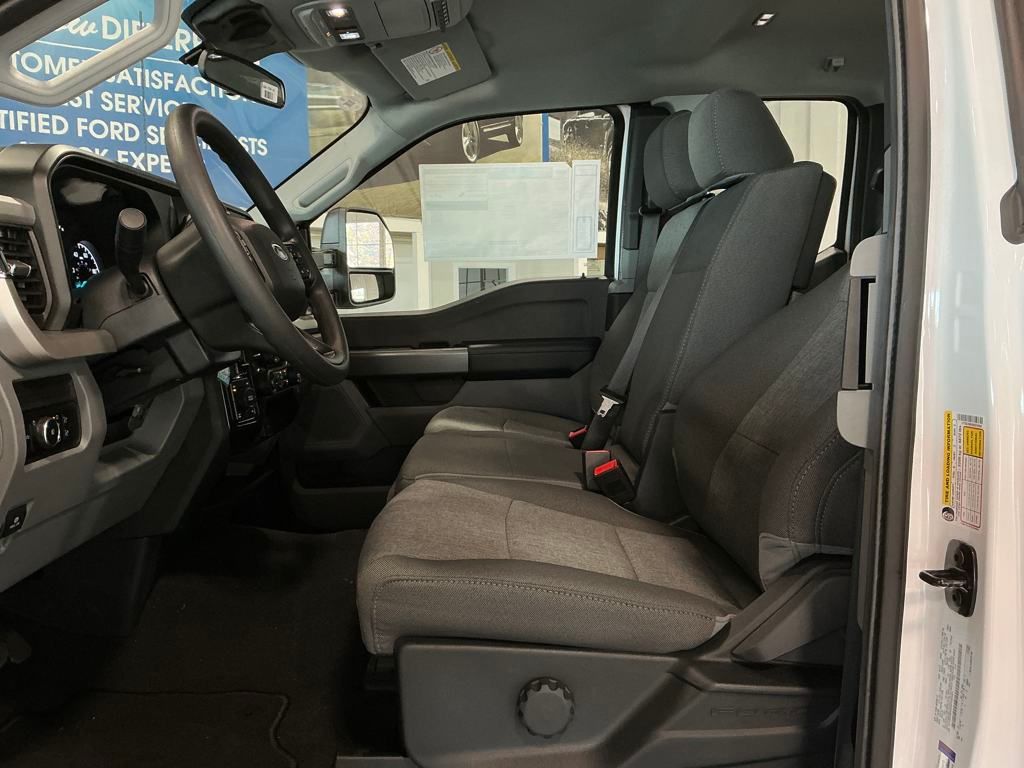 2025 Ford F-350SD  photo