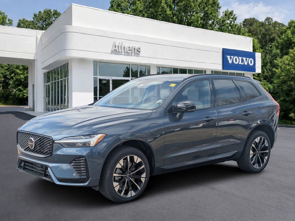 2026 Volvo XC60 B5 Plus AWD