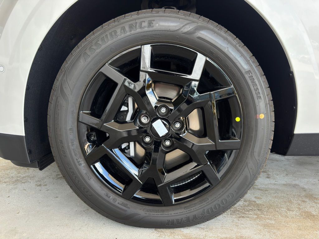 2026 Kia Carnival Hybrid SX White at Community Kia