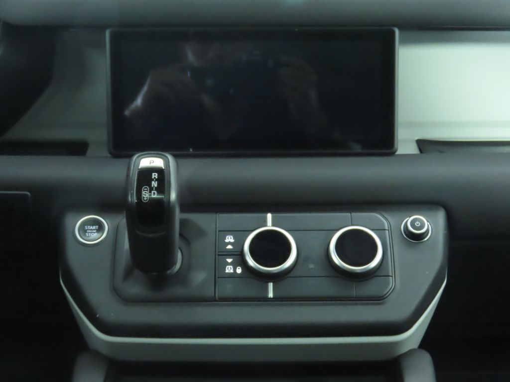 Thumbnail: 2022 Land Rover Defender - 14