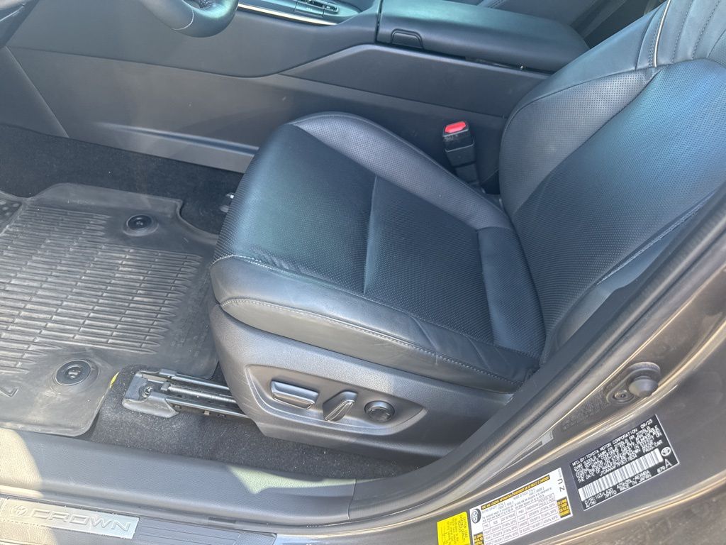 2023 Toyota Crown Limited 7