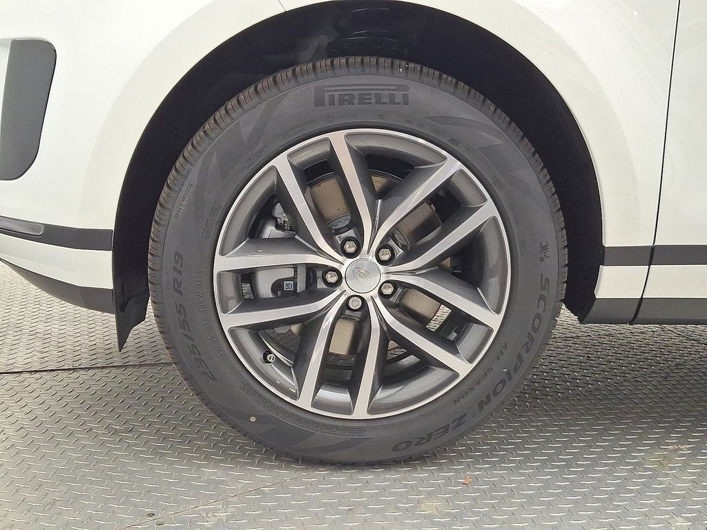 Thumbnail: 2026 Land Rover Range Rover Evoque - 5